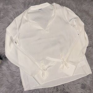 NWOT Express V-Neck With Bow Sleeves White Blouse Size Small